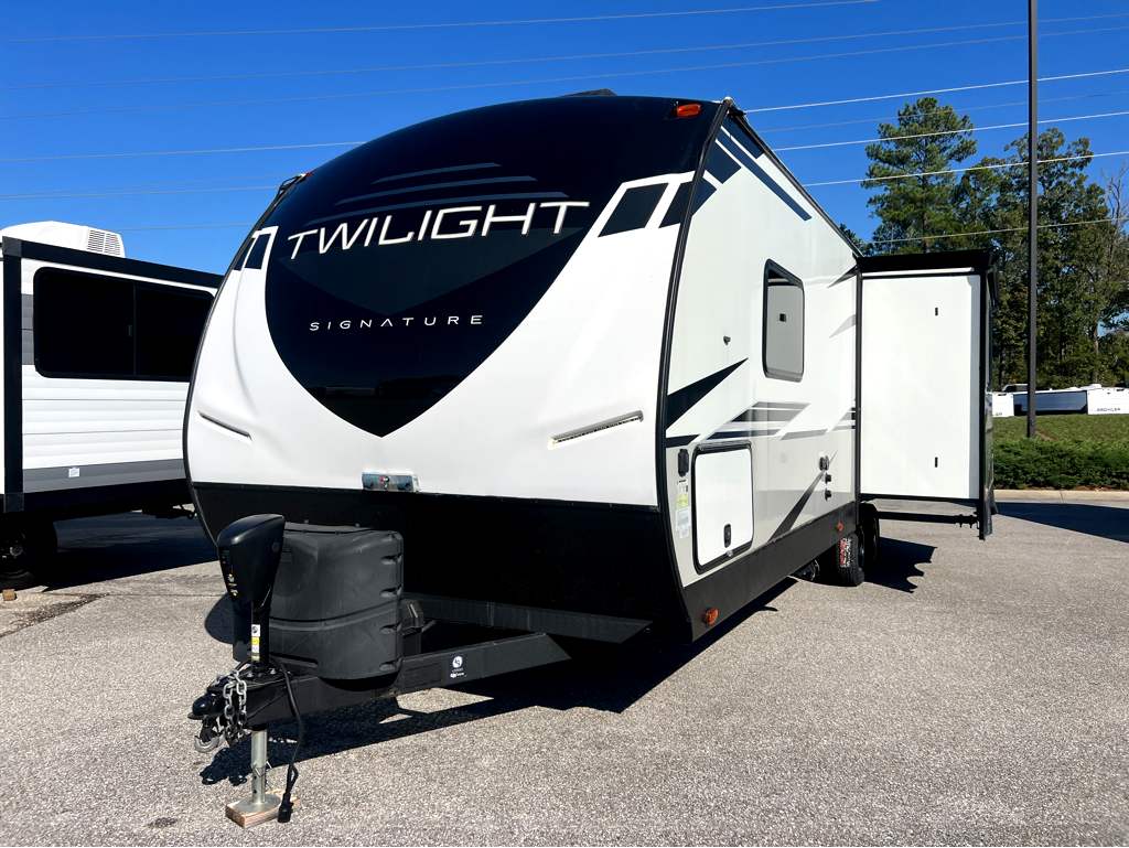 2022 CRUISER TWILIGHT 2690 - Image 2