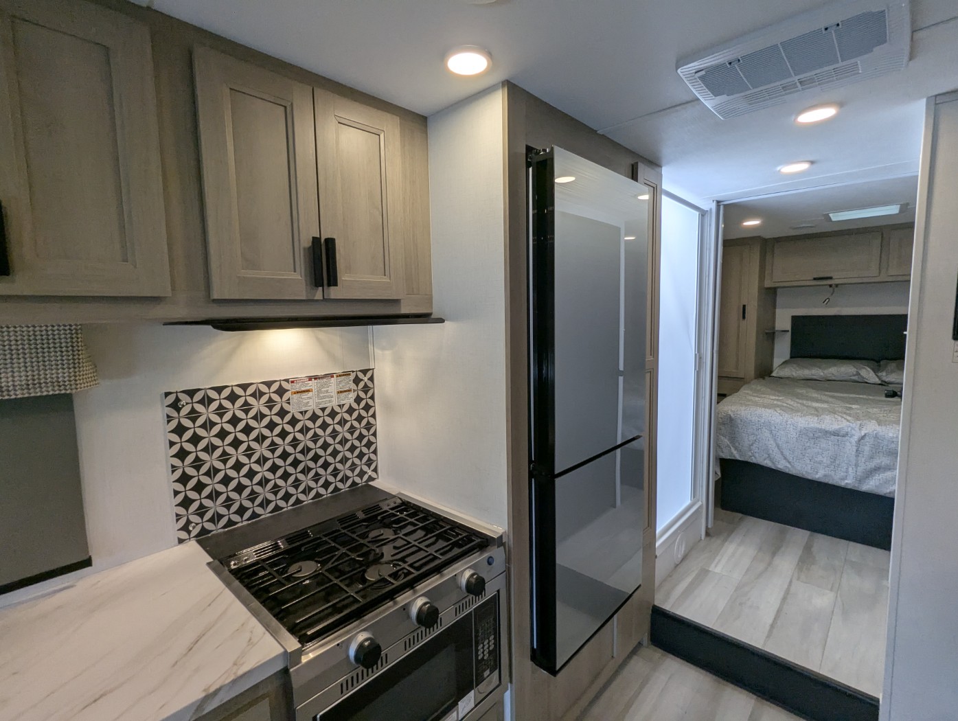 2025 Forest River Sunseeker LE 2850SLE - Image 11