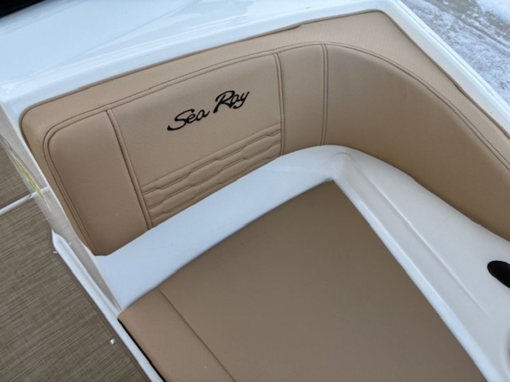 2023 Sea Ray SPX 190 Outboard - Image 18