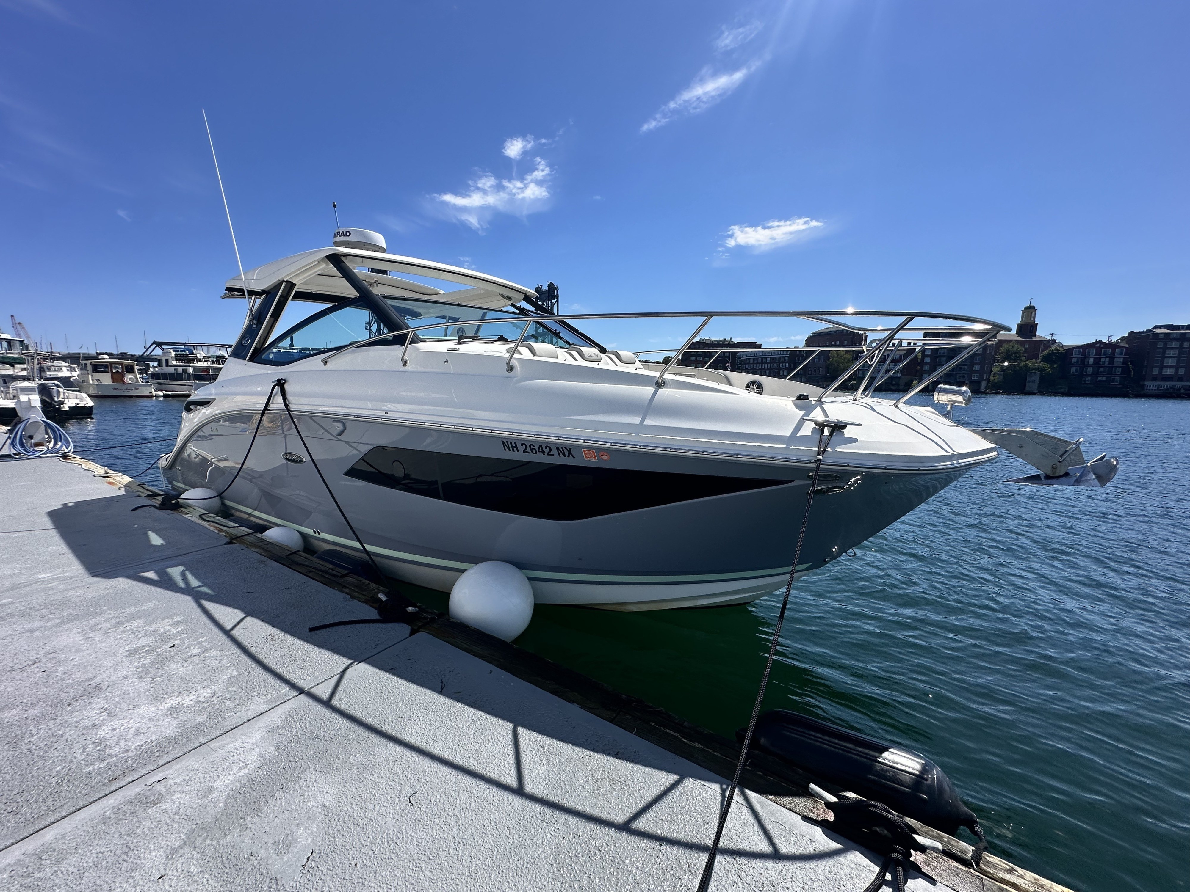 2023 Sea Ray Sundancer 320 Outboard - Image 3