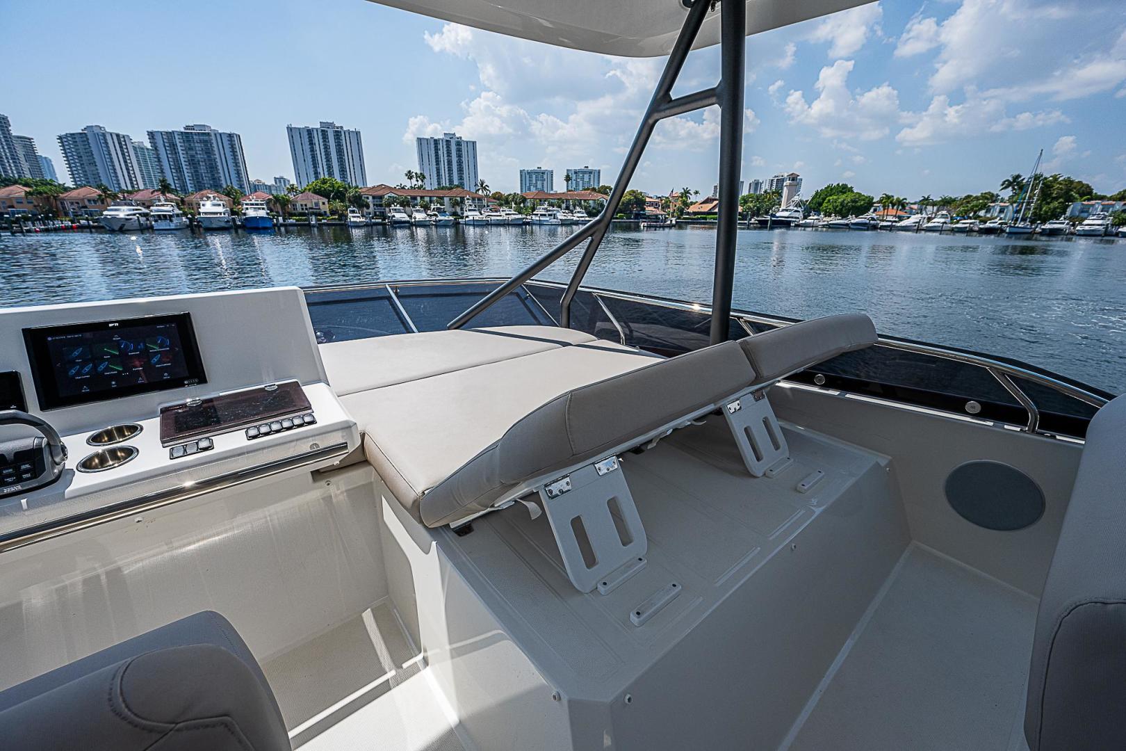 2022 Prestige 520 Fly - Image 15