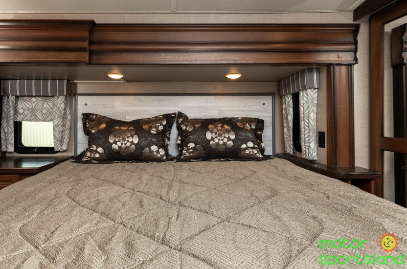 2017 Keystone Montana Legacy 3720RL - Image 33