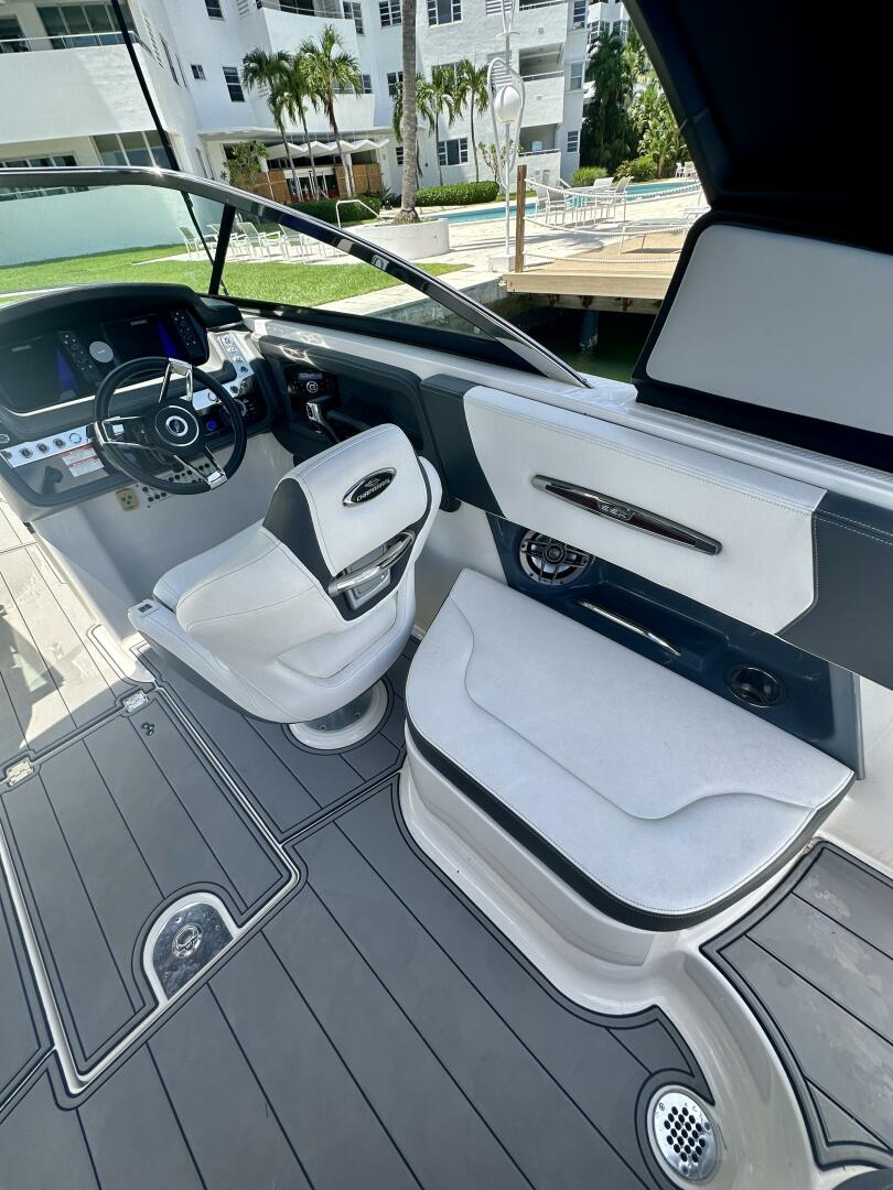 2022 Chaparral 267 SSX OB - Image 5