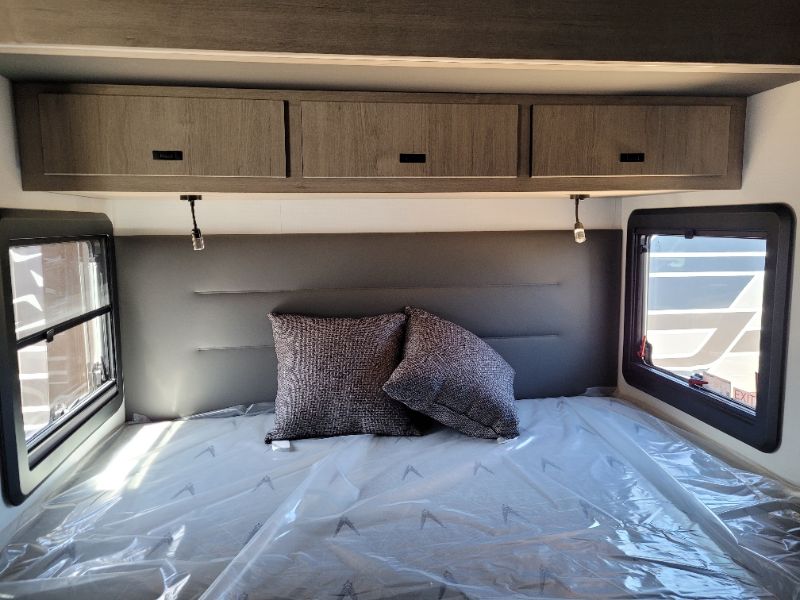 2026 Grand Design Lineage Series F 31ZW5 - Image 16
