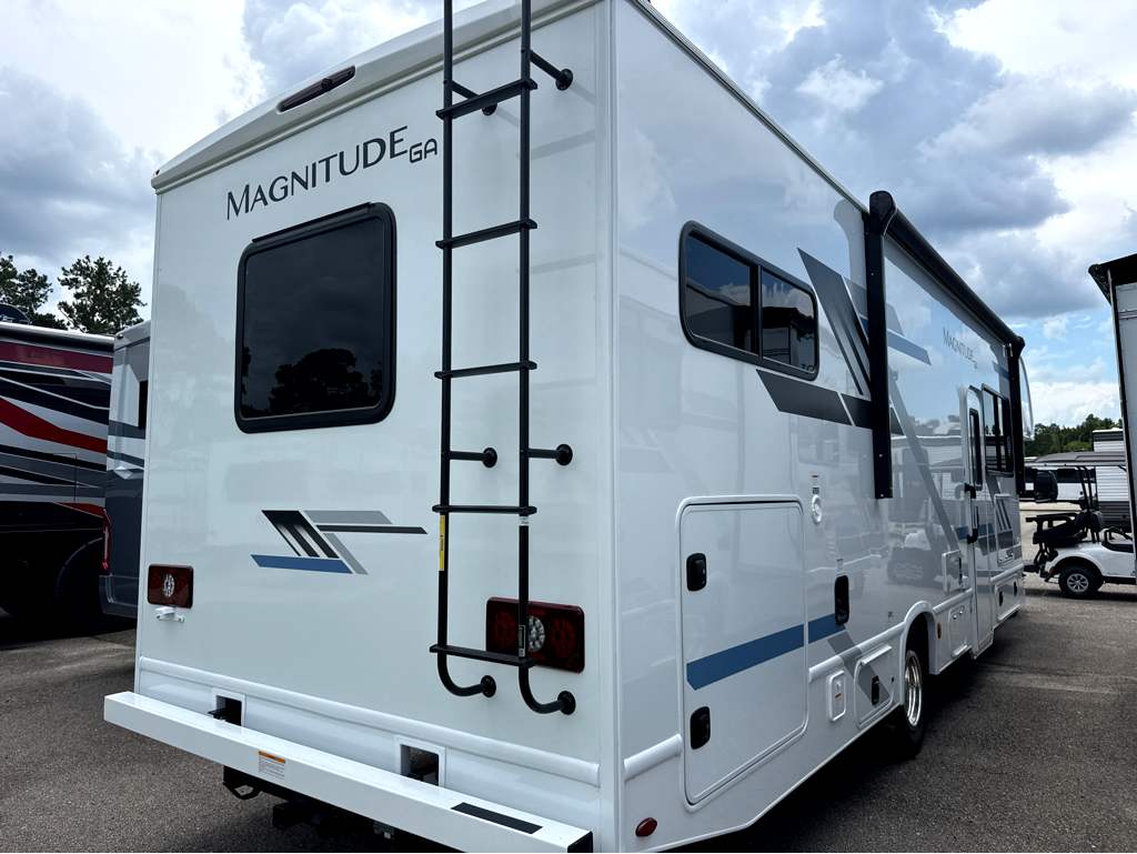 2027 THOR MOTOR COACH MAGNITUDE GA31 - Image 4