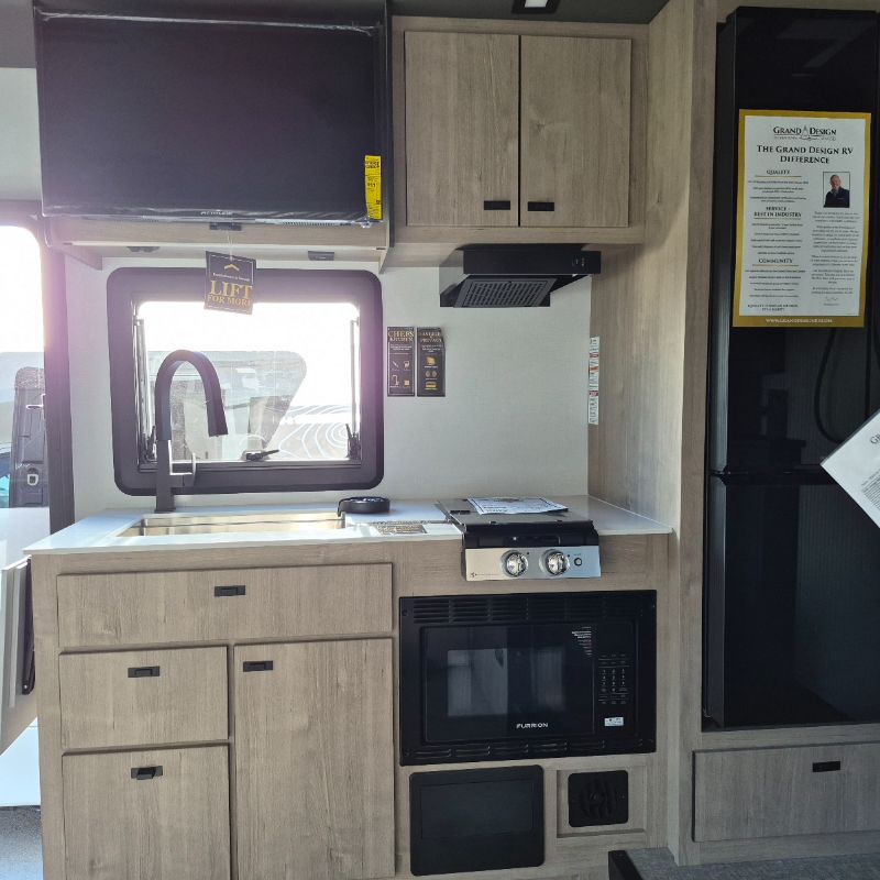 2026 Grand Design Lineage Series M 25TK - Image 11