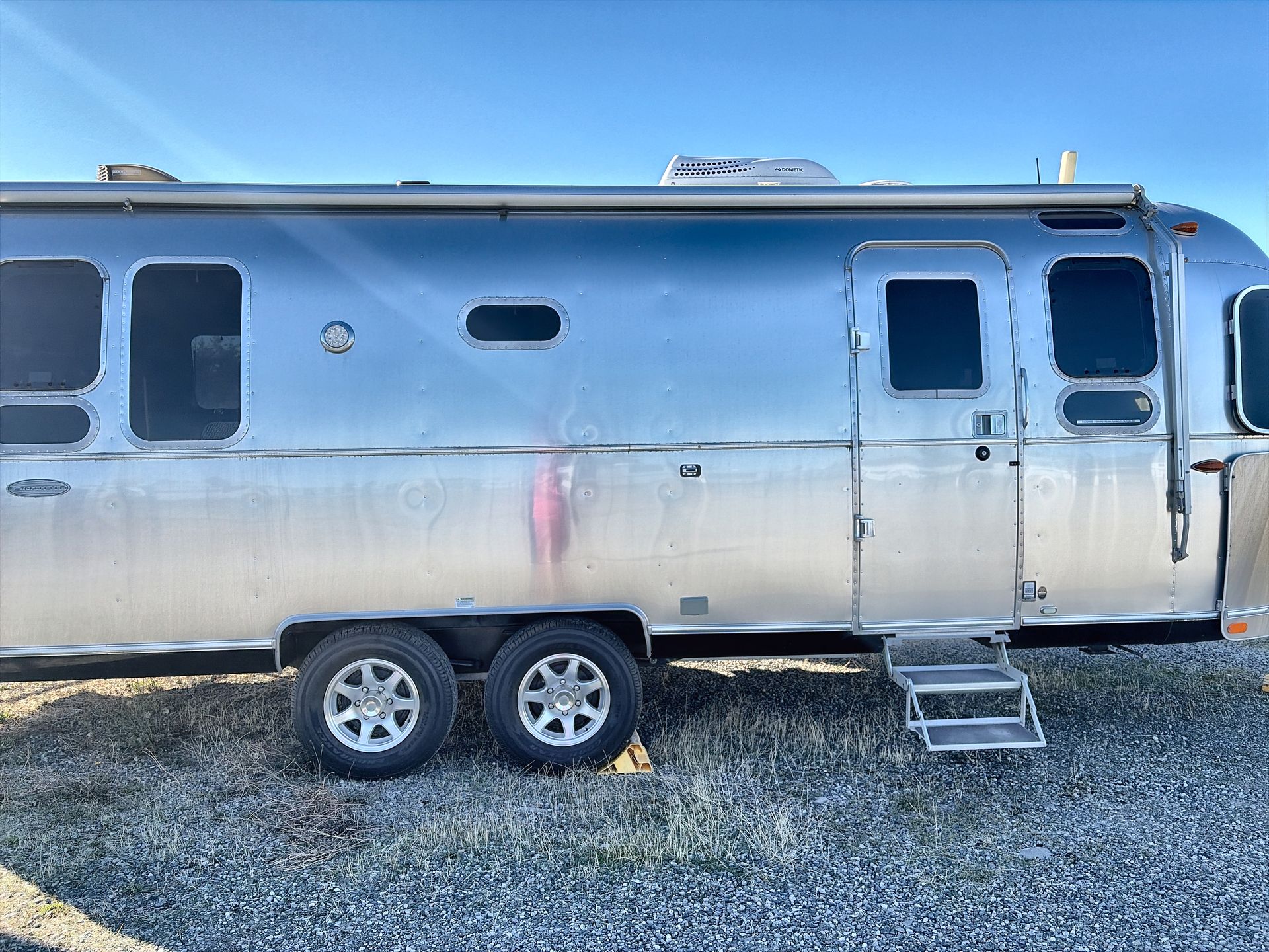 2018 Airstream Flying Cloud 26RB - Image 4
