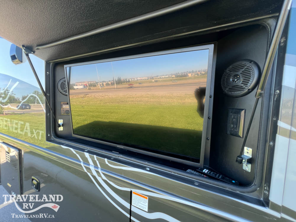 2023 Jayco Seneca XT 35L - Image 12