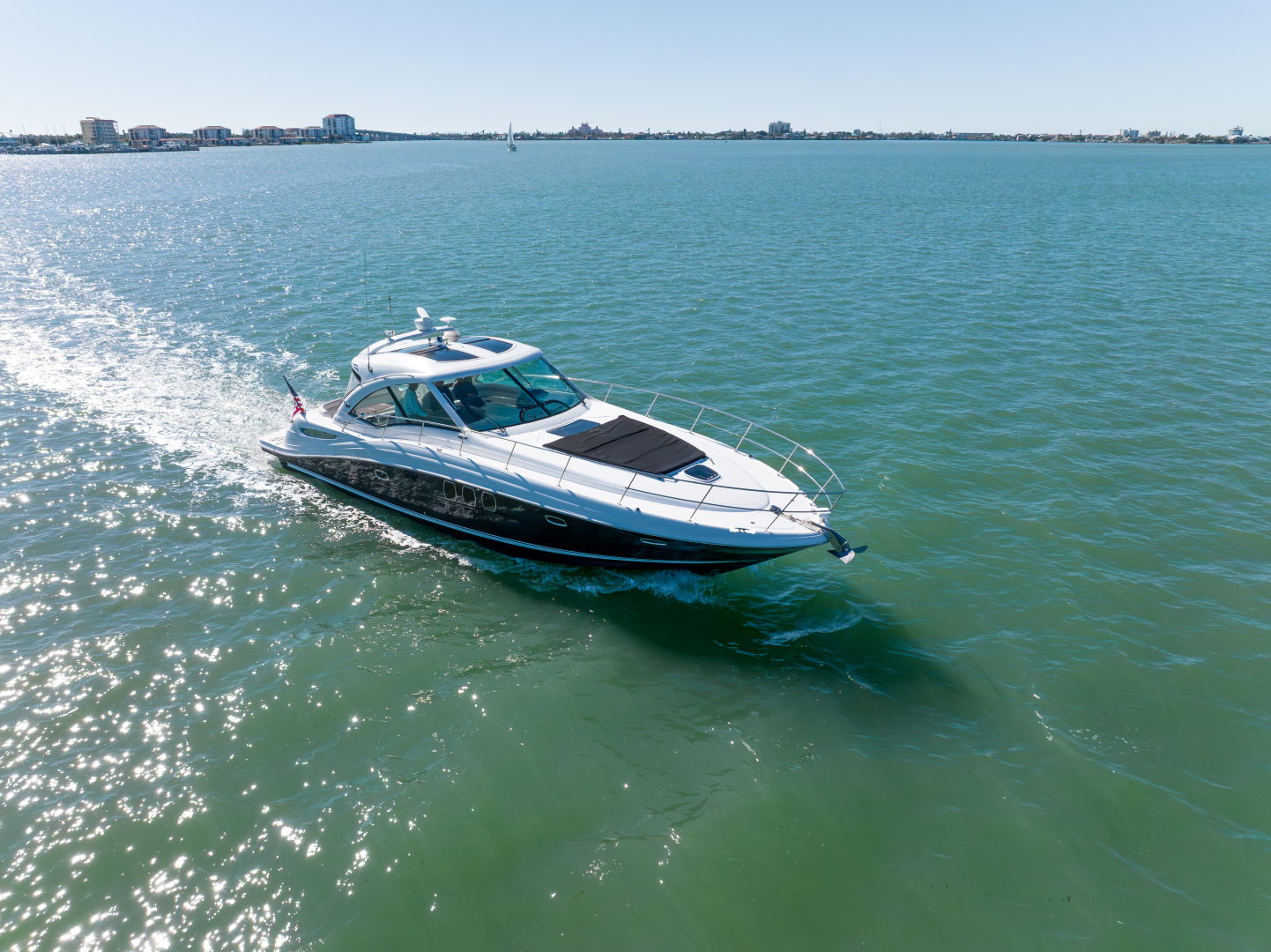 2010 Sea Ray 50 SUNDANCER - Image 4