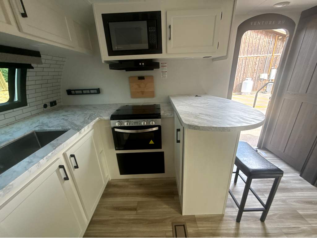 2027 VENTURE RV STRATUS 262VFK - Image 15