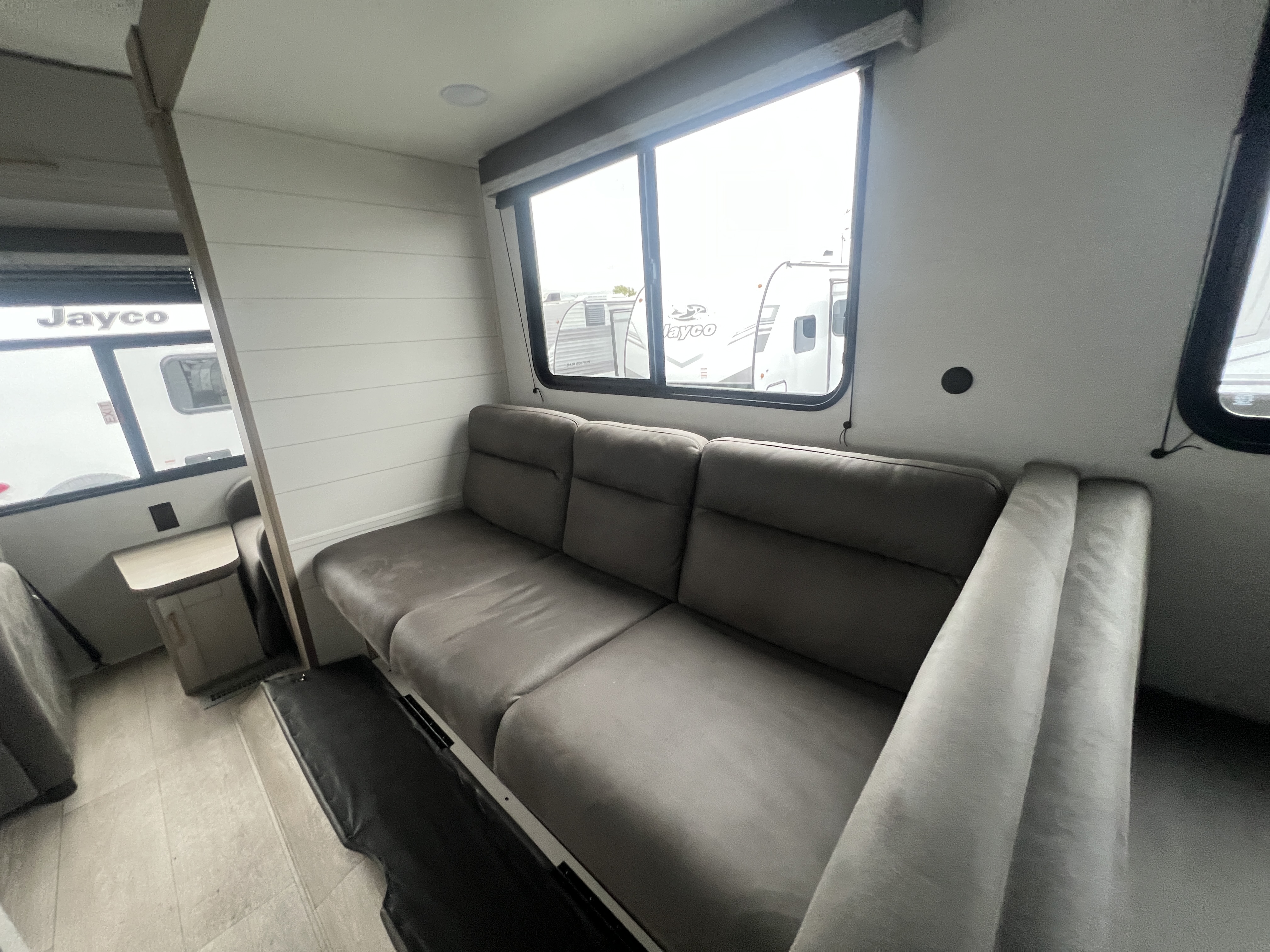 2027 Jayco Jay Flight SLX 262RLSW - Image 12