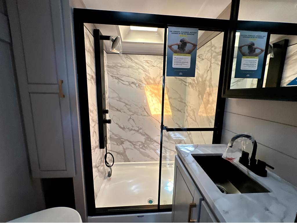 2027 JAYCO NORTH POINT 381CKRE - Image 21