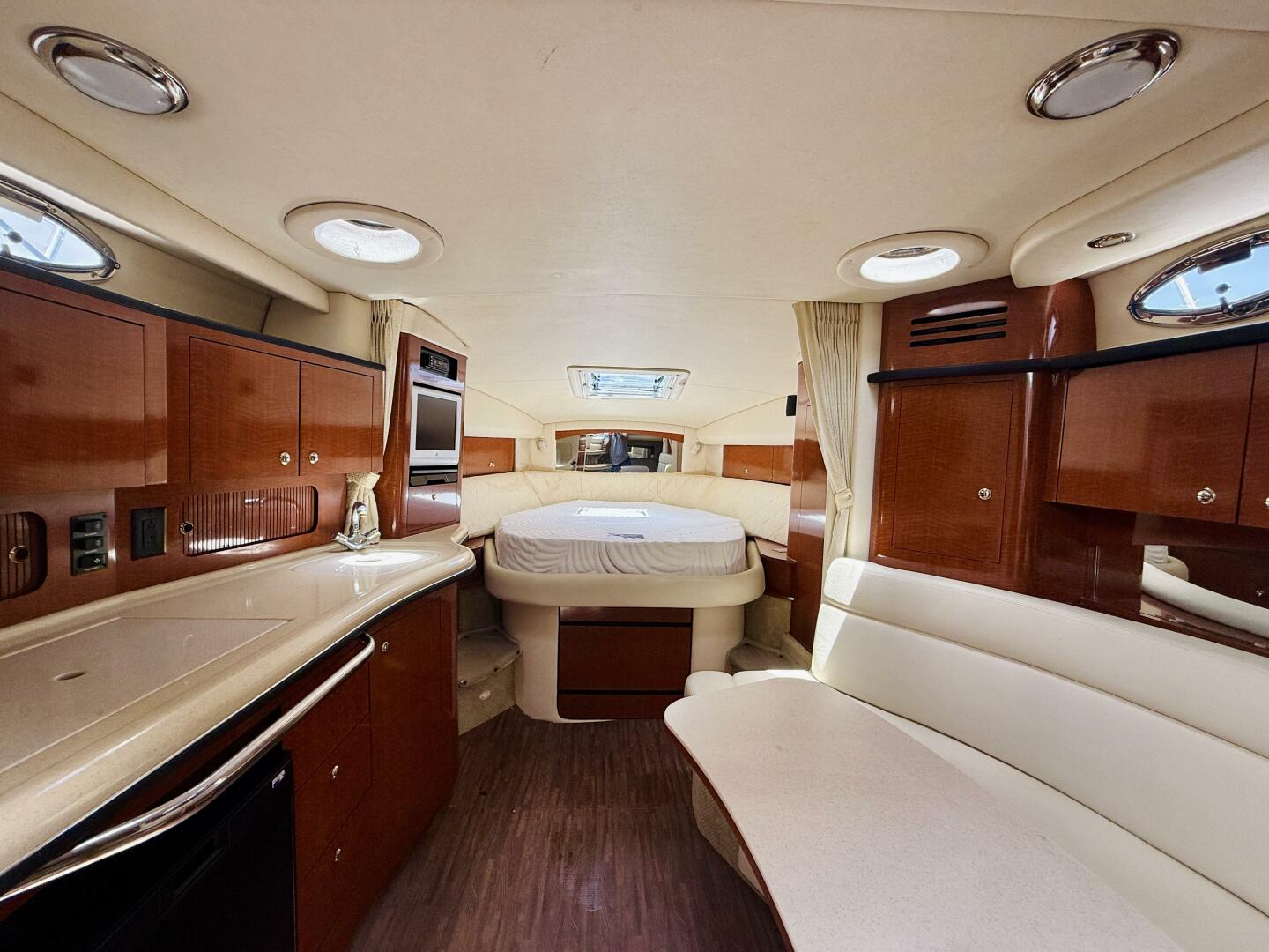 2004 Sea Ray 320 Sundancer - Image 20