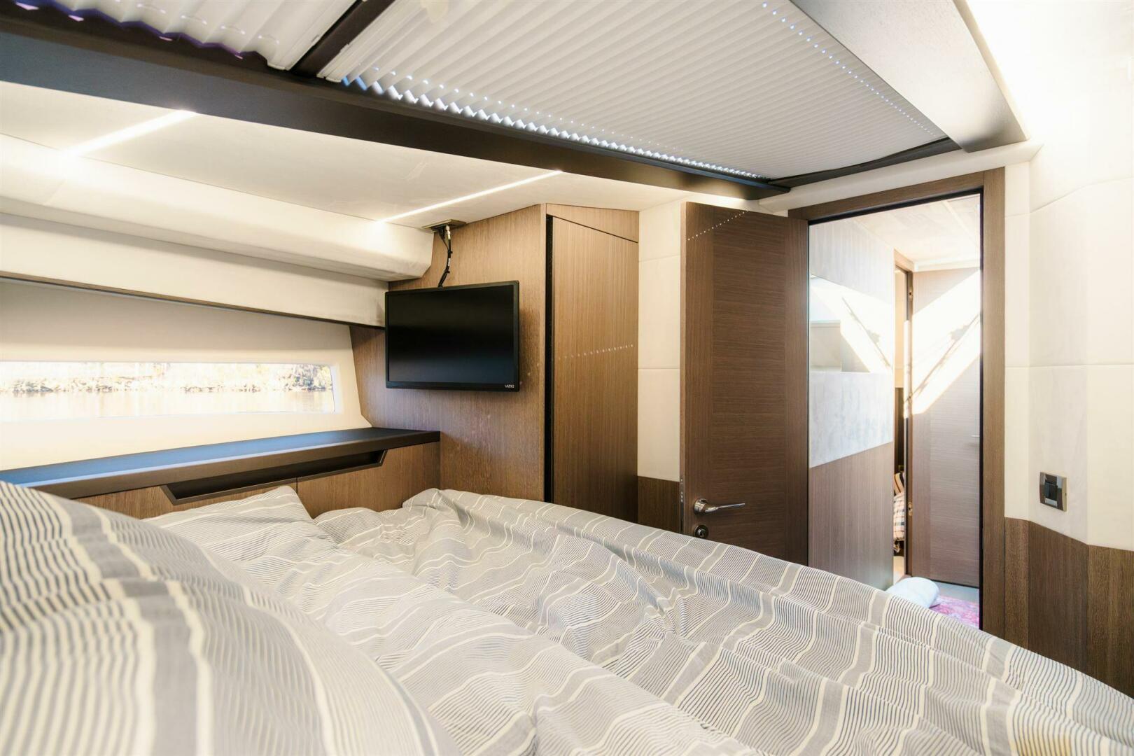 2023 Galeon 425 HTS - Image 17
