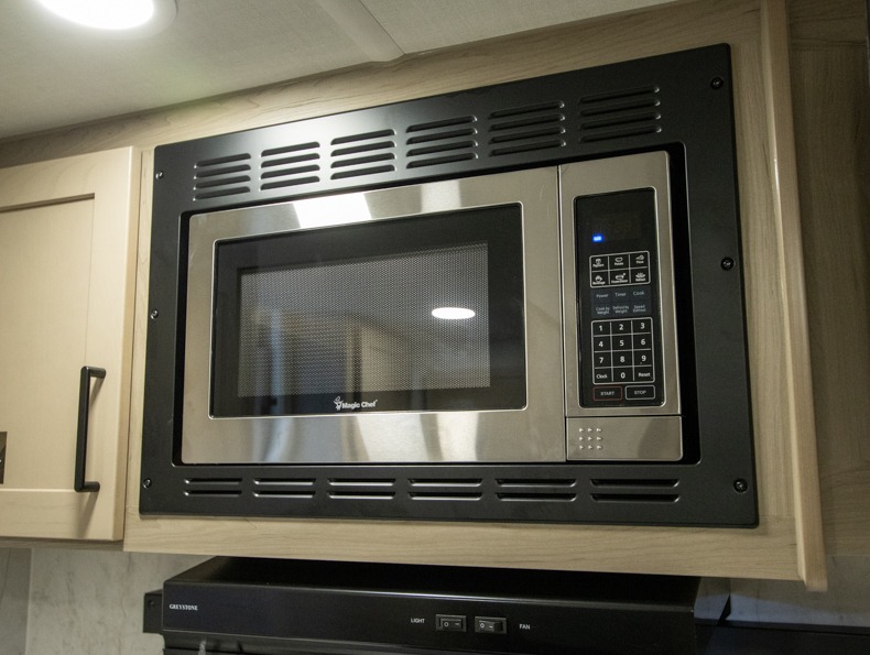 2026 Forest River Rockwood Ultra Lite 2618RD - Image 11
