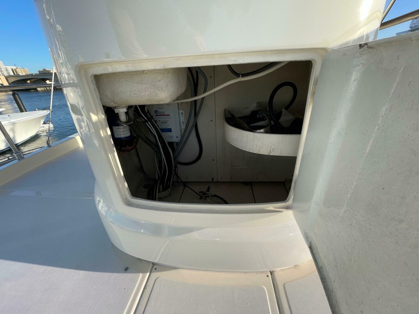 2006 Mochi Craft 74' Dolphin - Image 44