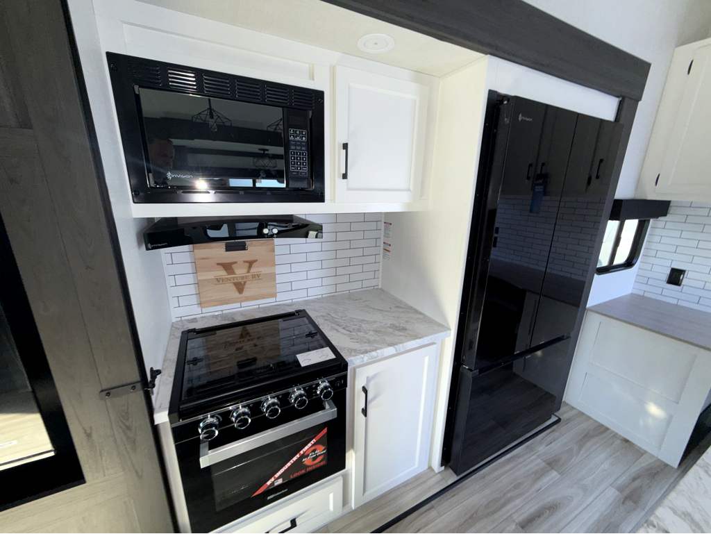 2026 VENTURE RV SPORTTREK 303VIK - Image 20