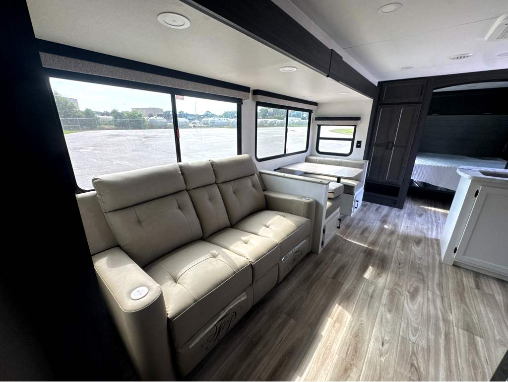2027 VENTURE RV STRATUS 291VQB - Image 16