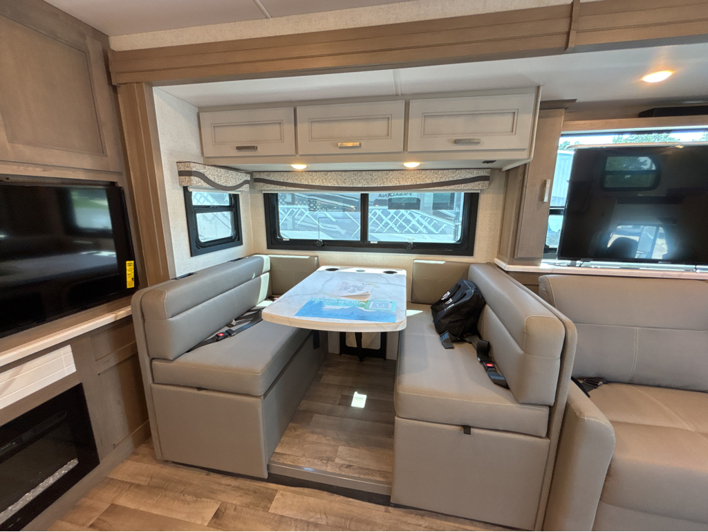 2026 THOR MOTOR COACH PASADENA 38FX - Image 12