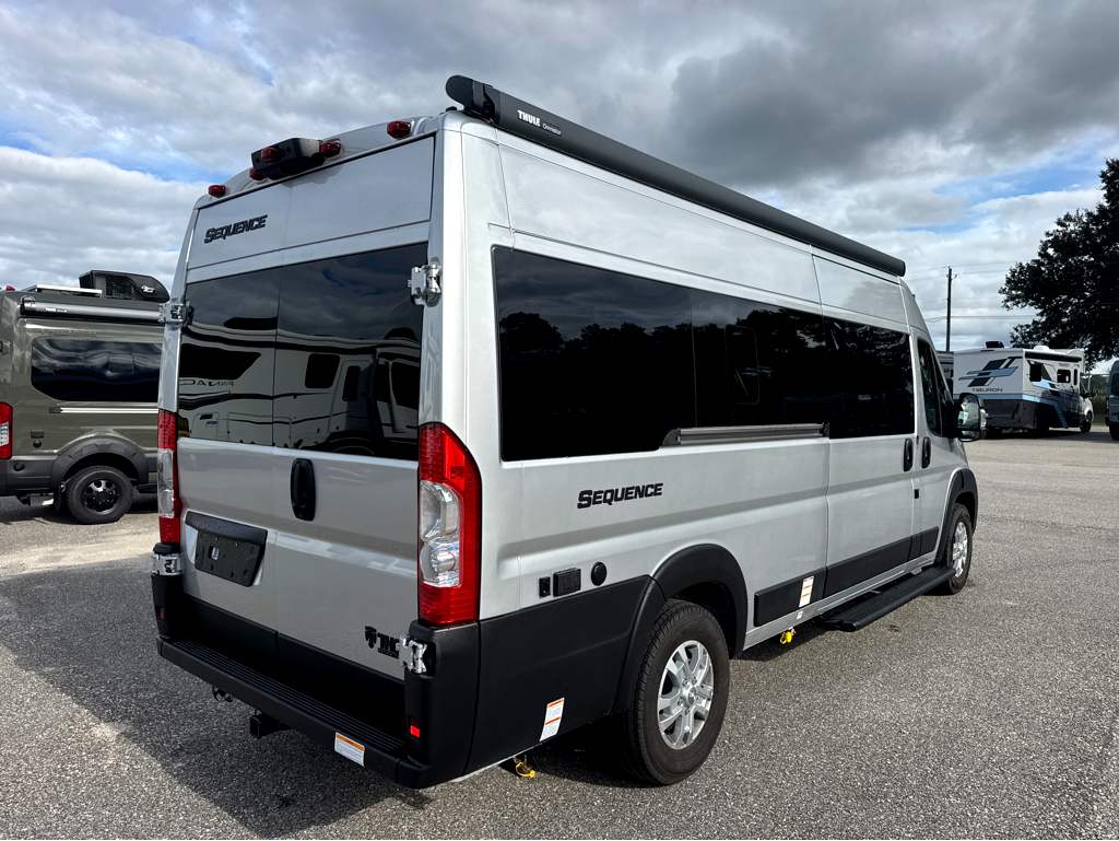 2027 THOR MOTOR COACH SEQUENCE 20L - Image 9