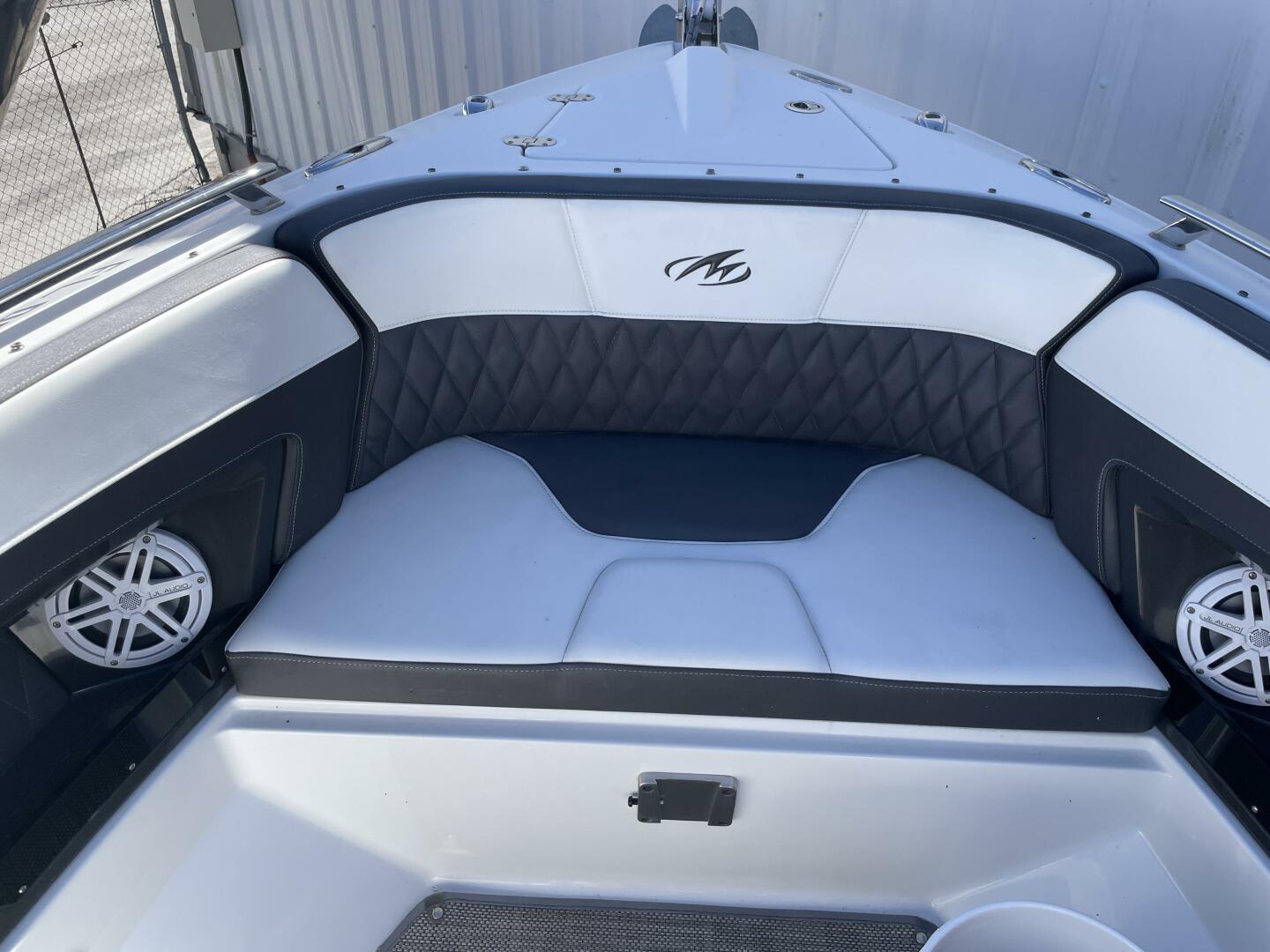 2019 Monterey 328SS - Image 47