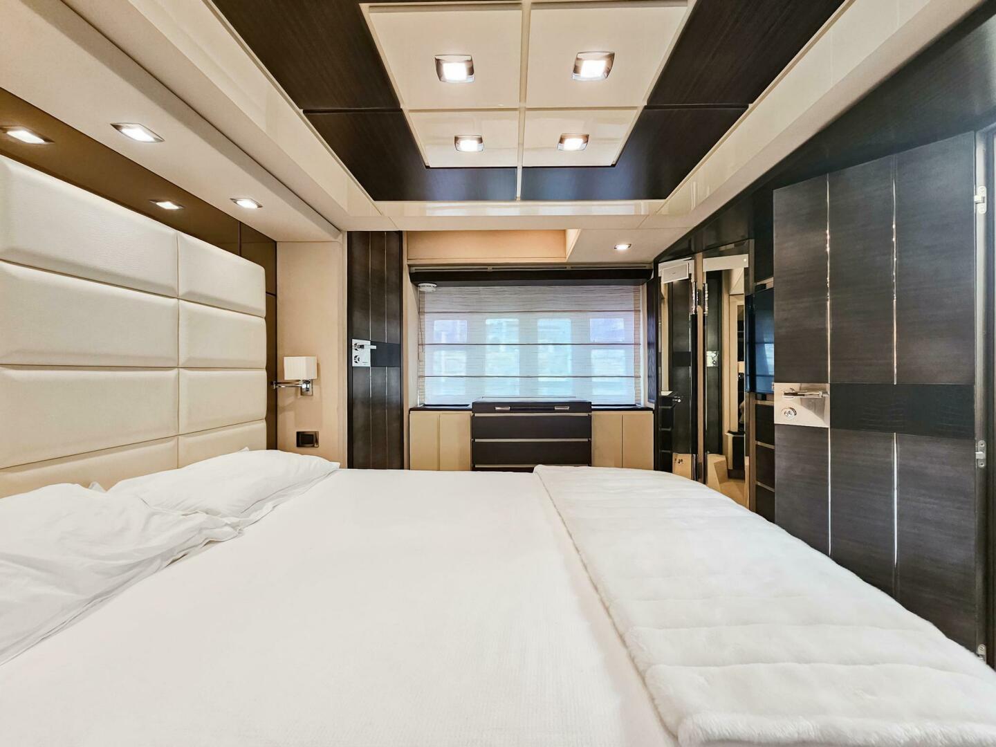 2013 Azimut 70 - Image 41