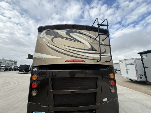 2013 Tiffin Allegro Breeze 32 BR - Image 7