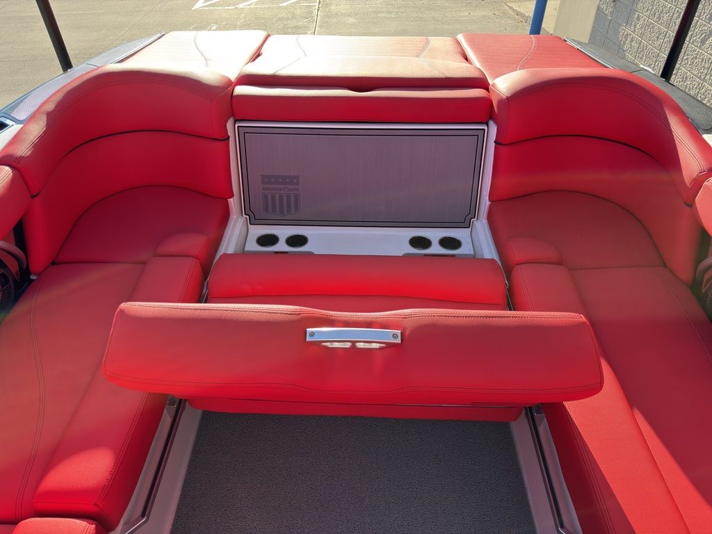 2019 MasterCraft XT22 - Image 51