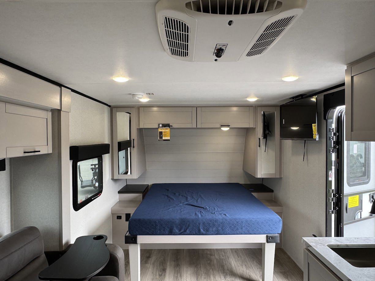 2026 JAYCO JAY FEATHER AIR 18FBS - Image 9
