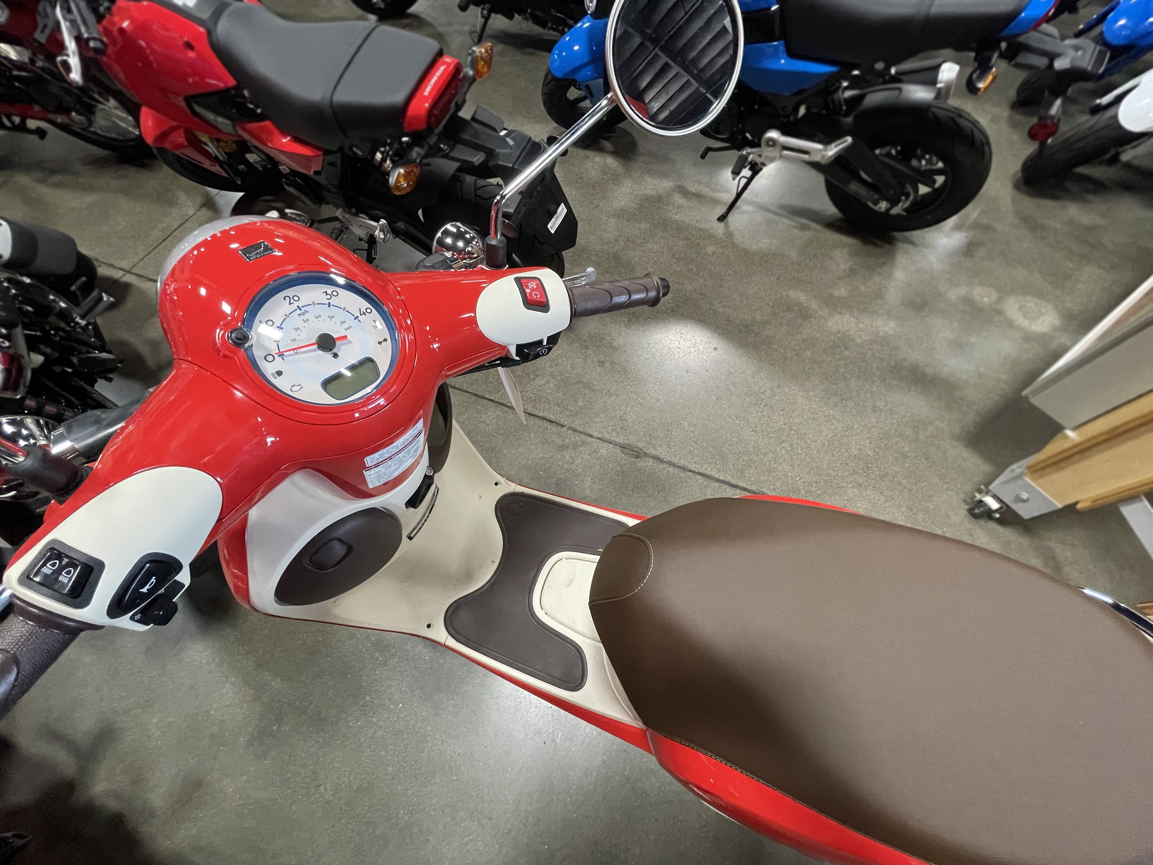 2025 Honda Metropolitan - Image 3