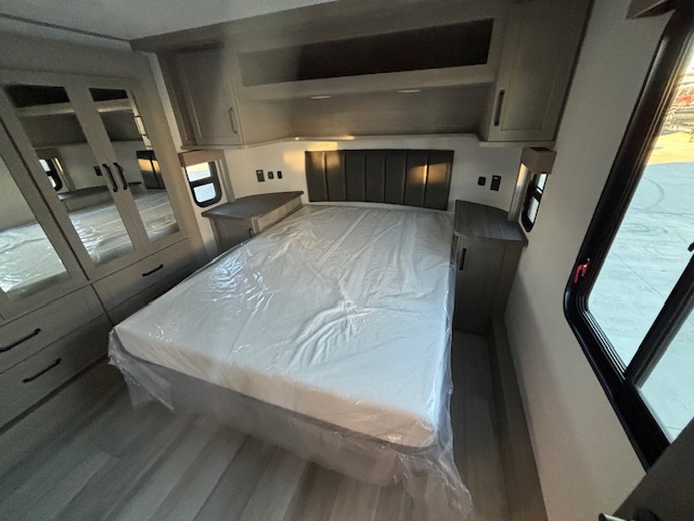 2026 Grand Design Momentum G-Class 415G - Image 37
