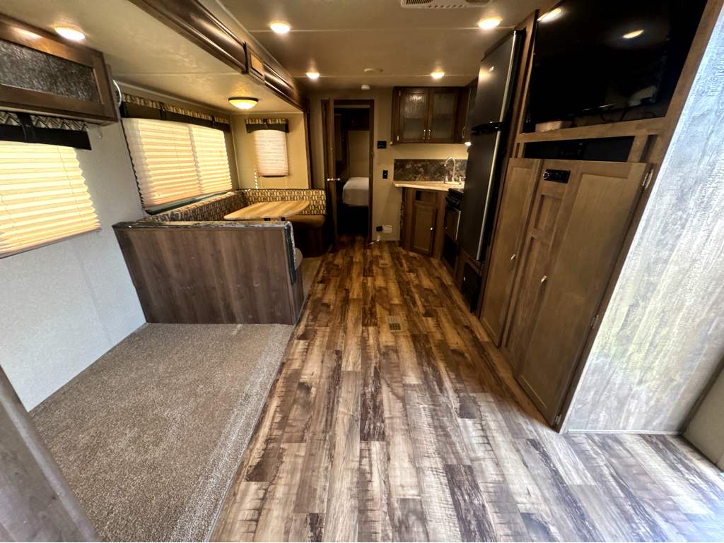 2017 PALOMINO PUMA 28FQDB - Image 23
