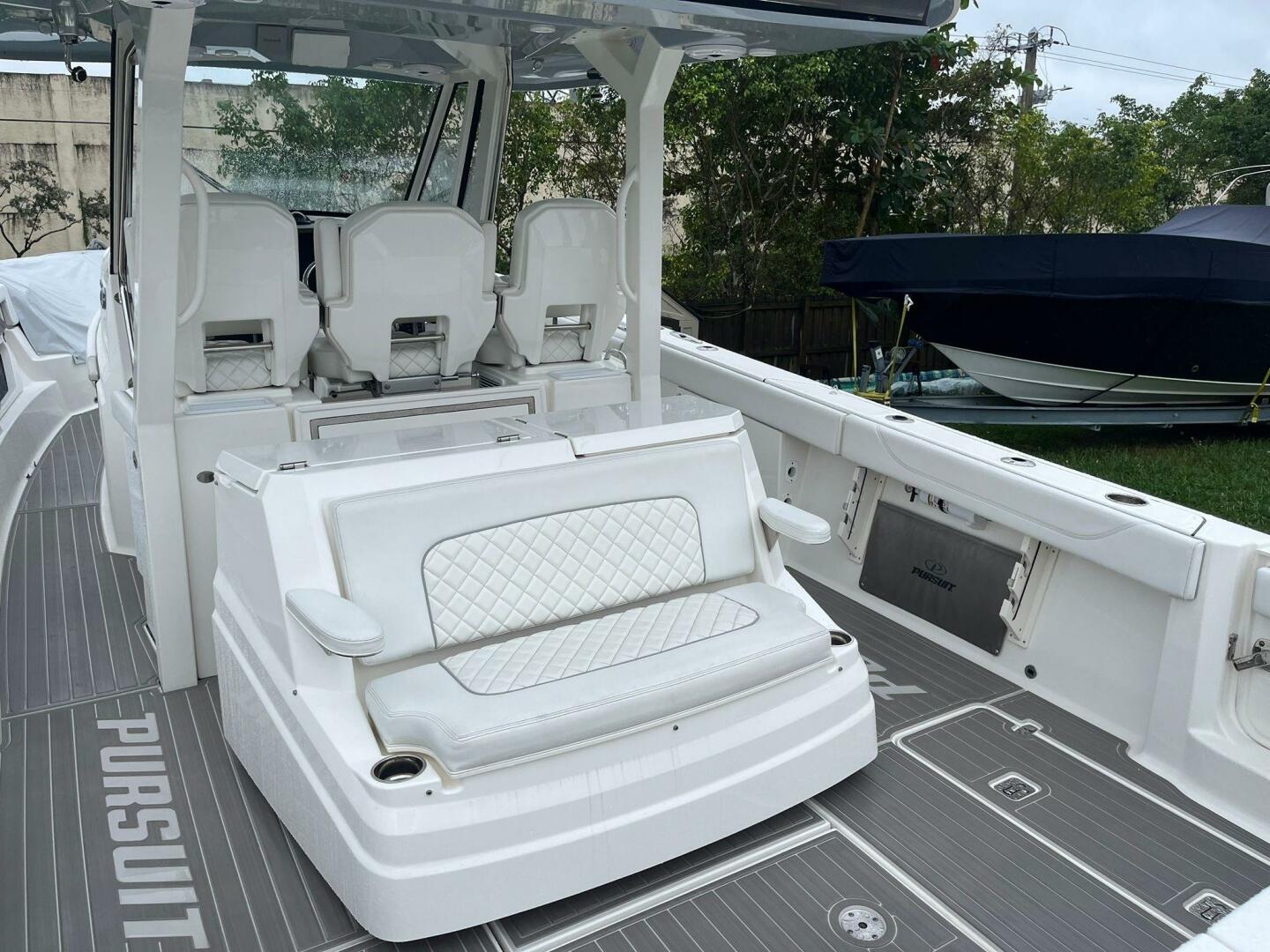 2021 Pursuit S378 - Image 17