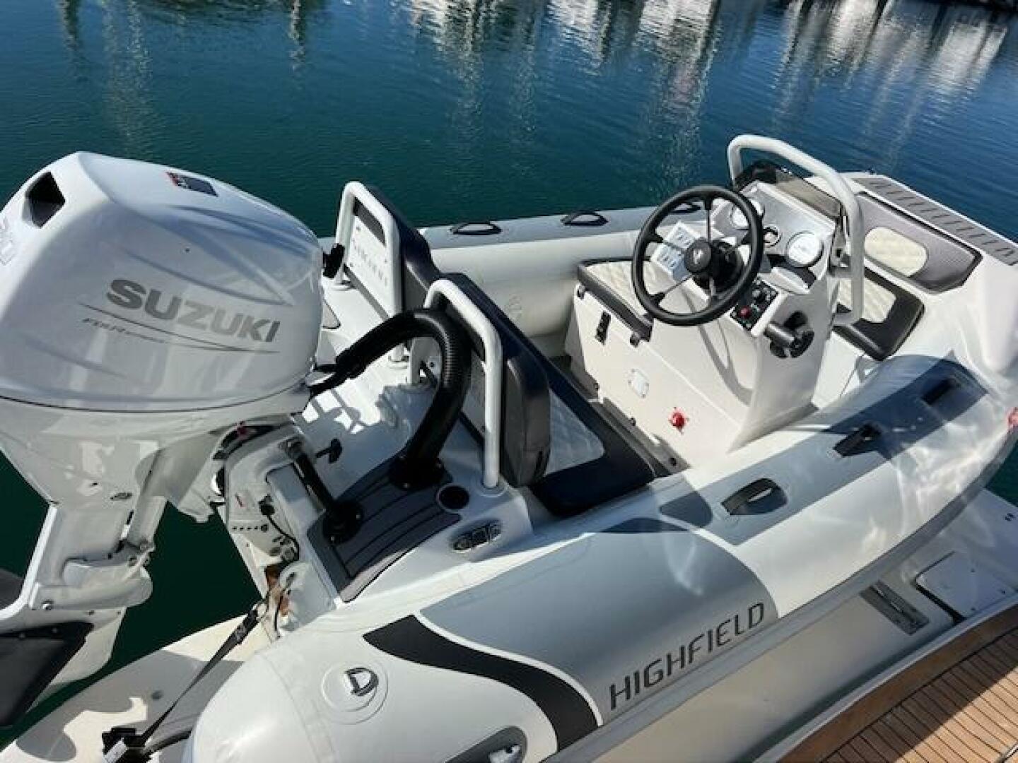 1997 Sea Ray Sundancer - Image 10