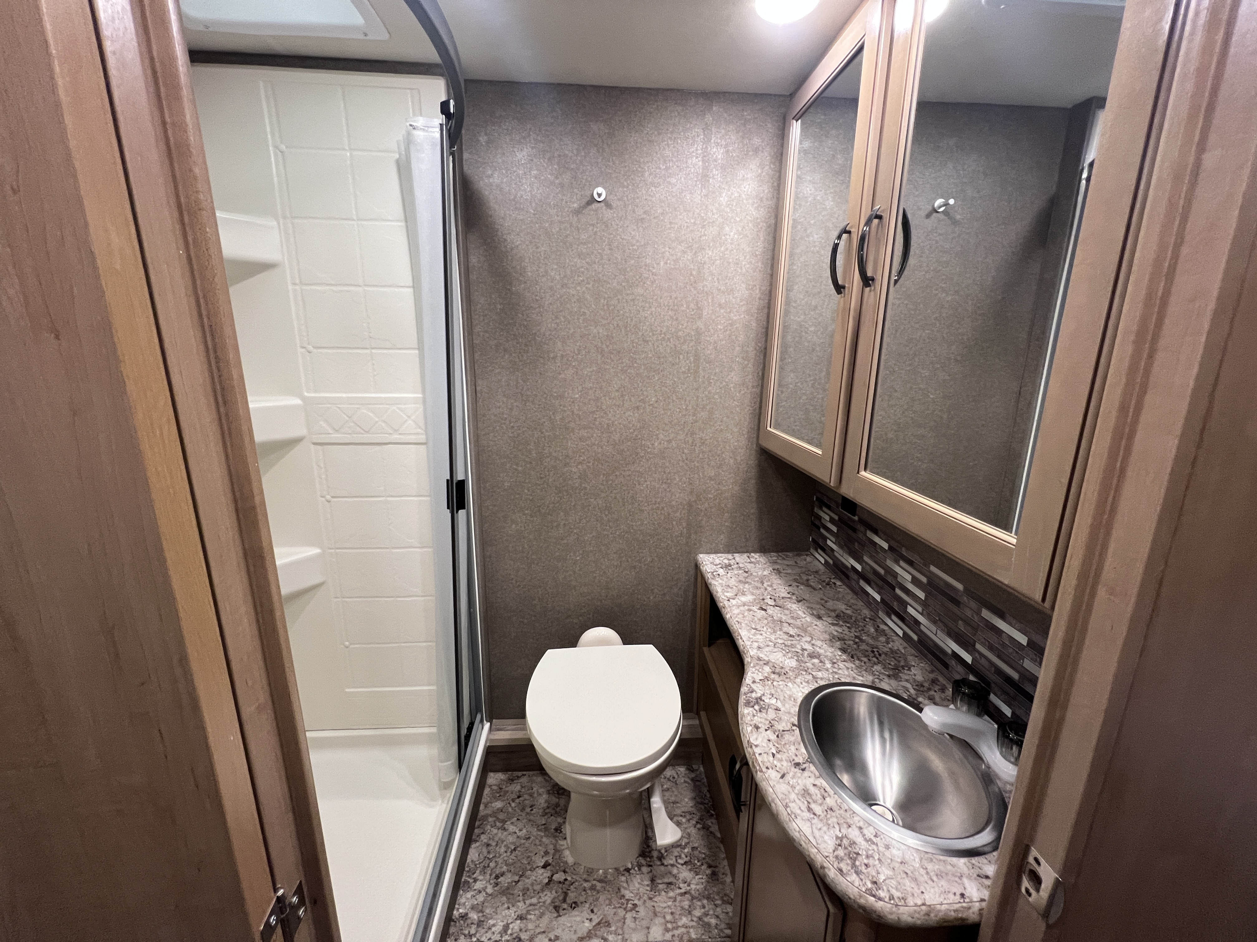 2021 Thor Motor Coach Four Winds 28Z - Image 17