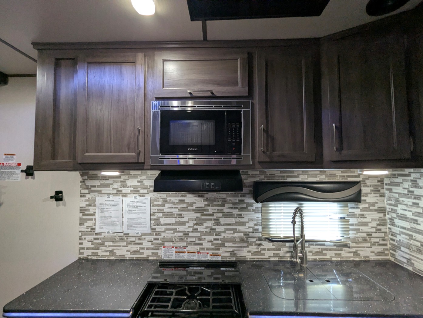 2021 PACIFIC COACHWORKS BLAZEN 2614 - Image 20