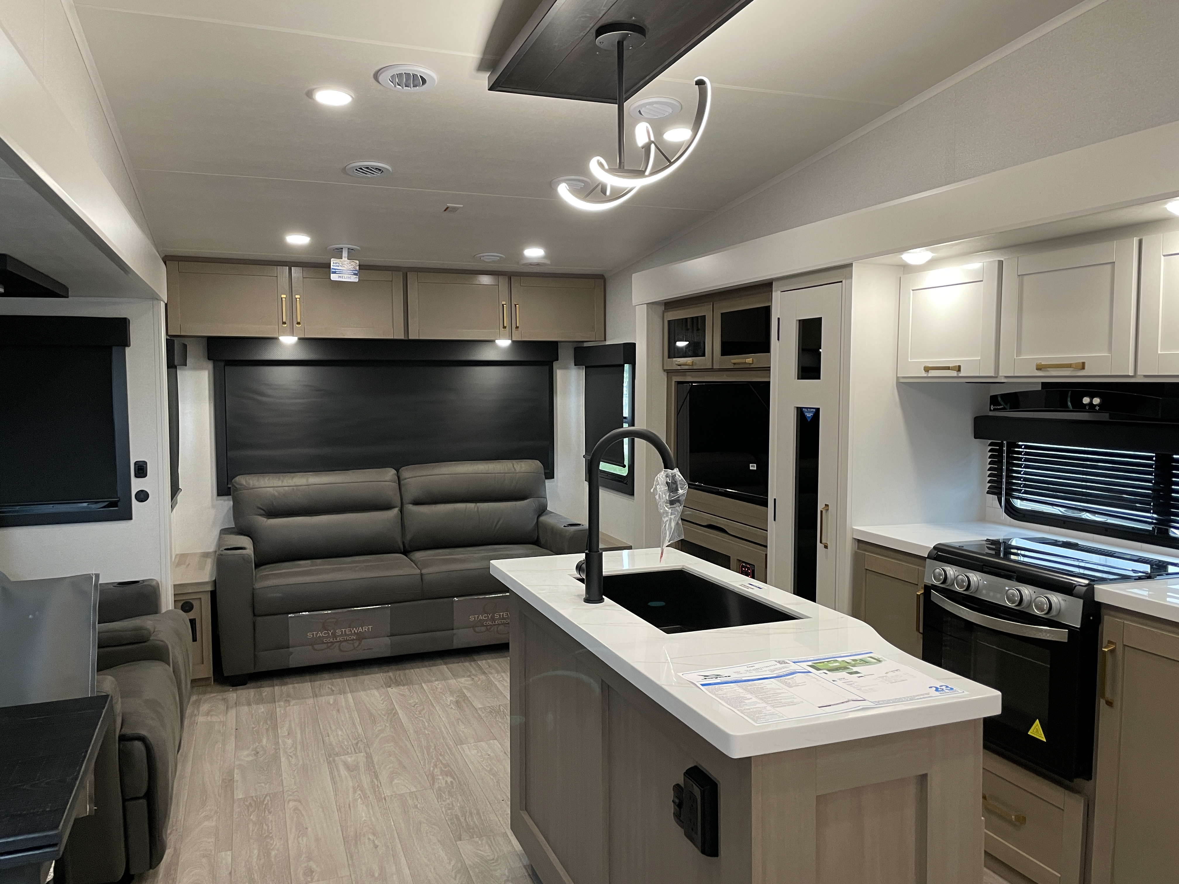 2027 Jayco Eagle 29RLC - Image 8