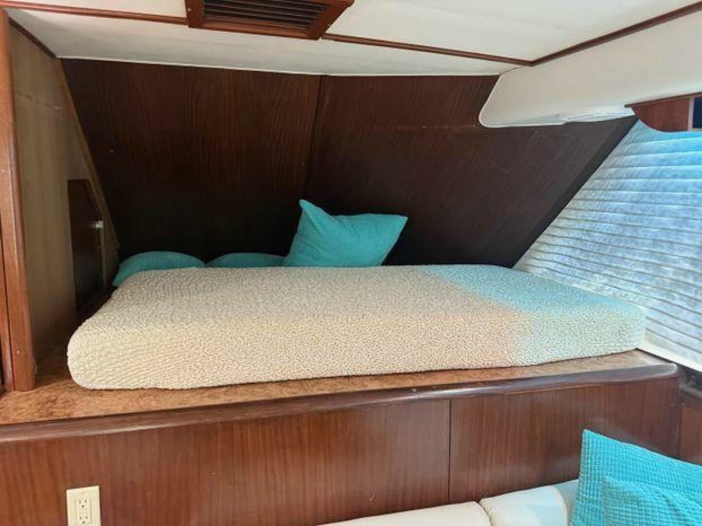 1990 Hatteras 45 Convertible - Image 10