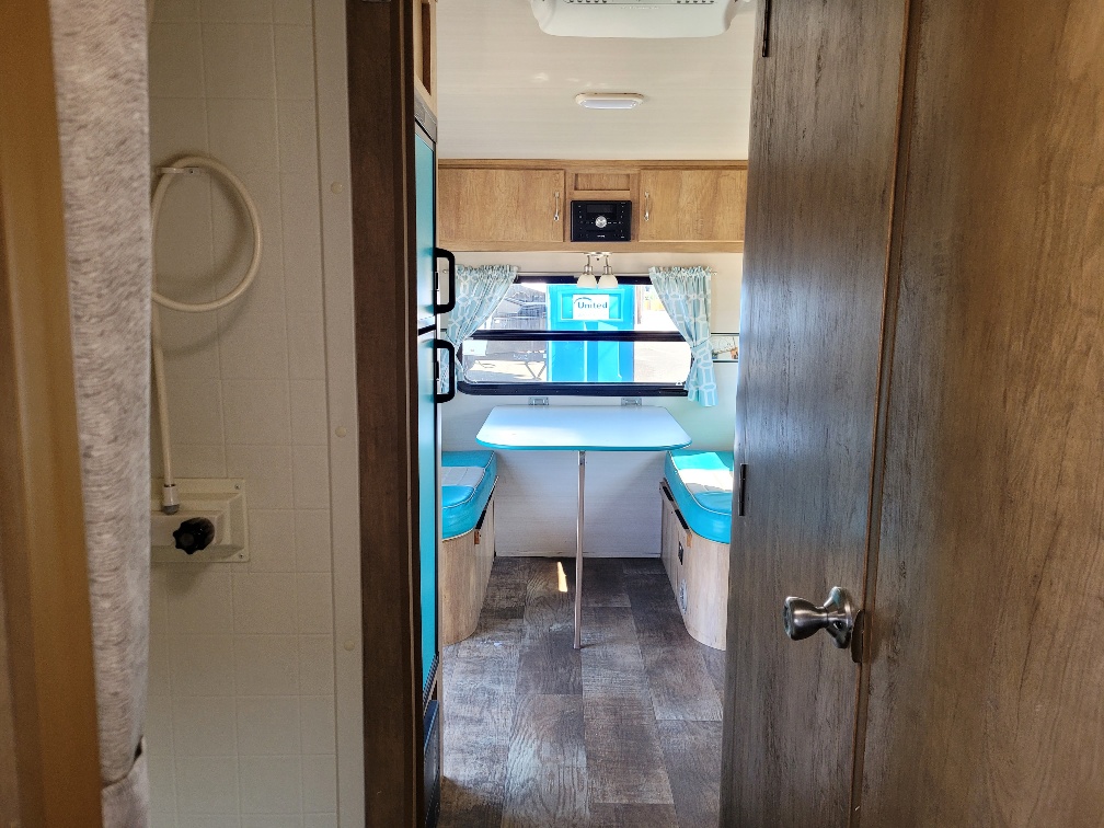 2017 Gulf Stream Vintage Cruiser 19ERD - Image 22