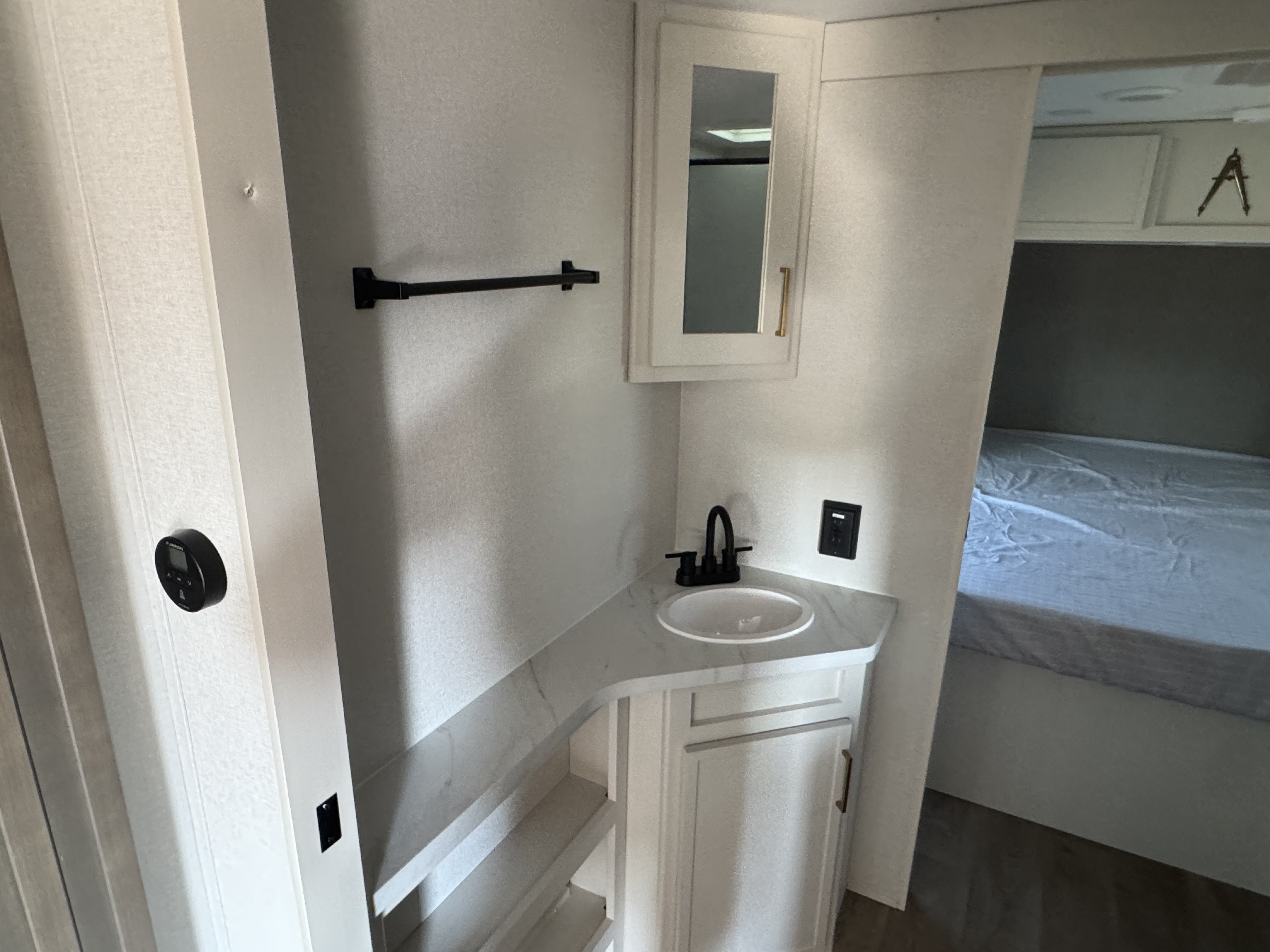 2027 GRAND DESIGN TRANSCEND 265BHT - Image 26