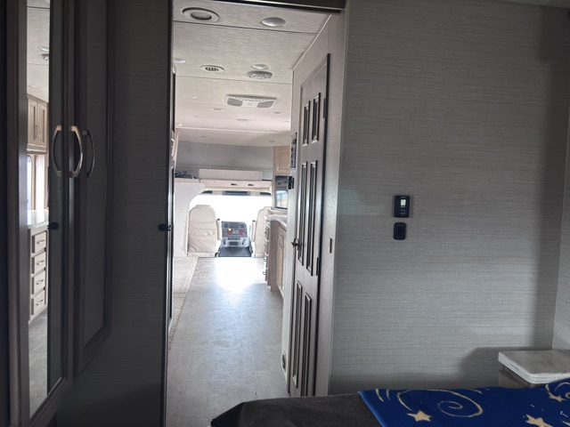 2018 Jayco Seneca 37FS - Image 18