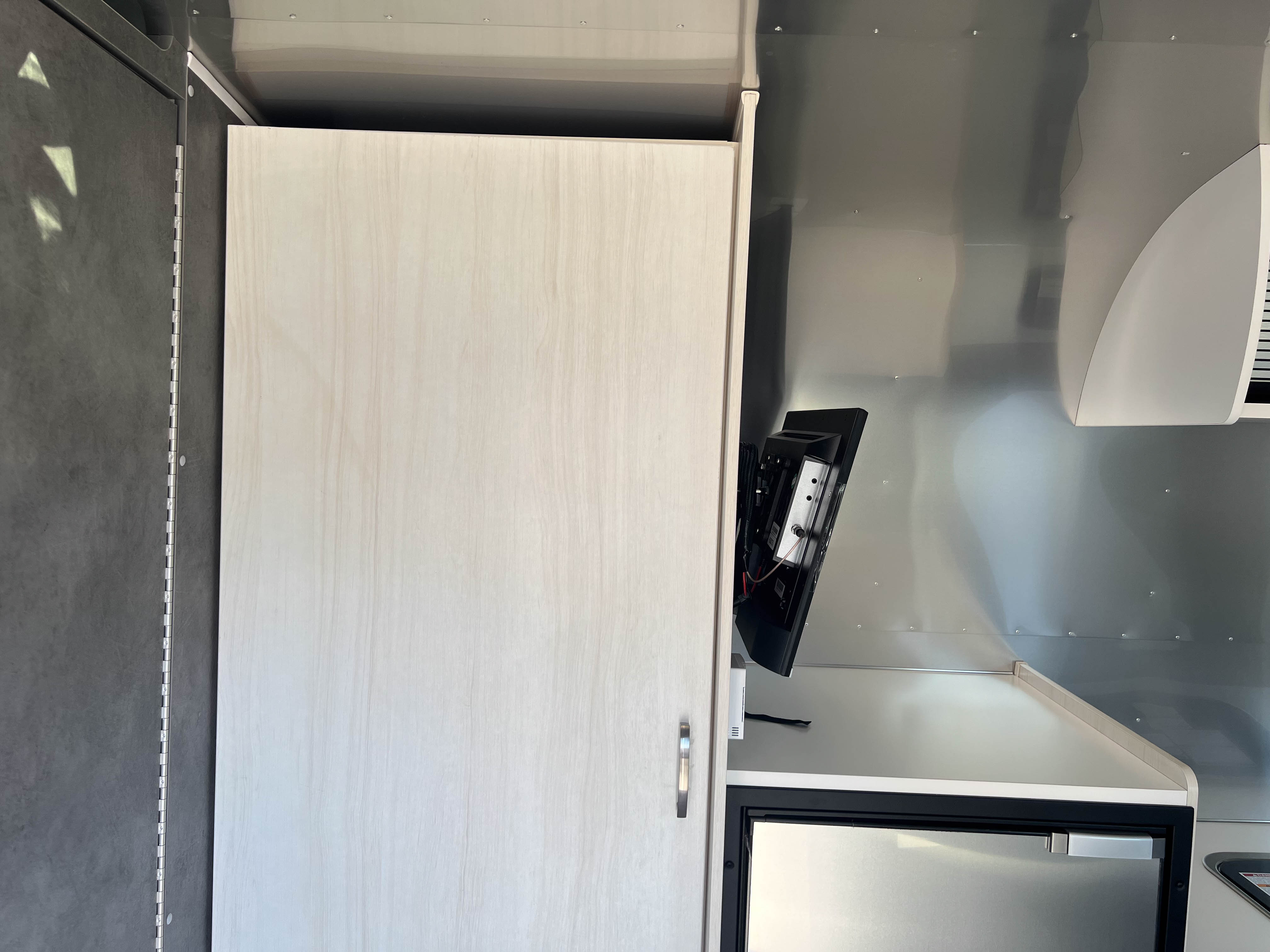 2027 Airstream Bambi 22FB - Image 10