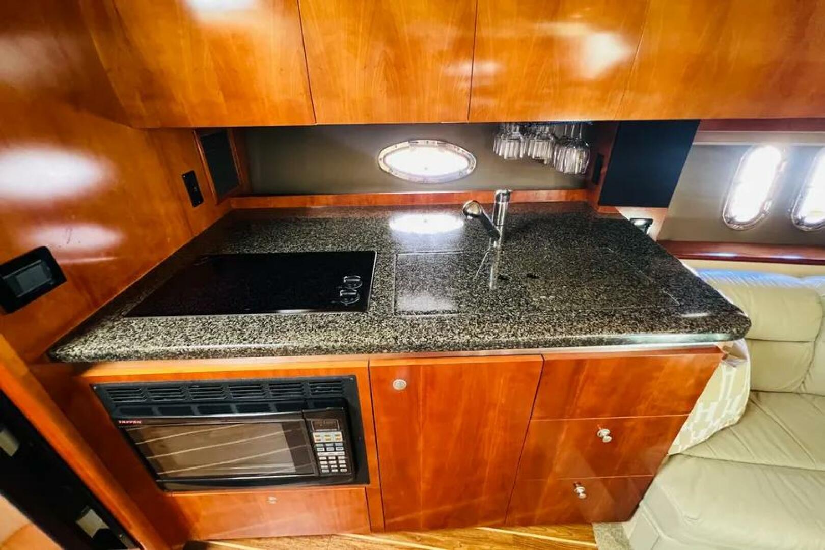 2006 Cruisers Yachts 420 Express - Image 18
