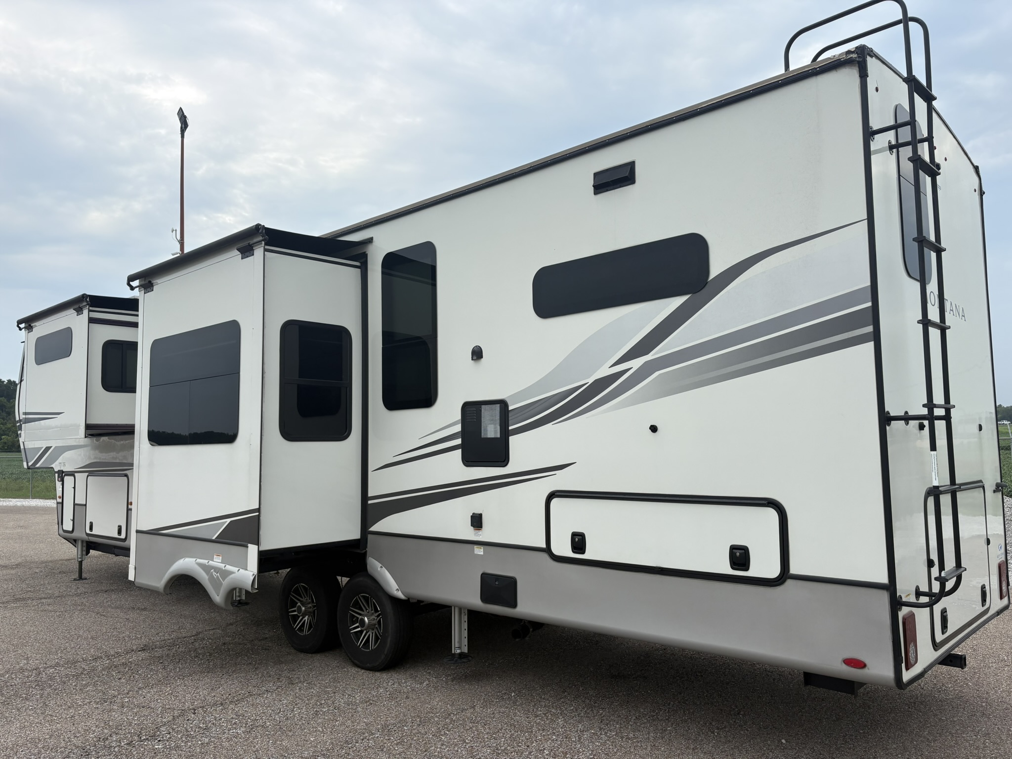 2023 KEYSTONE MONTANA 3901RK - Image 5