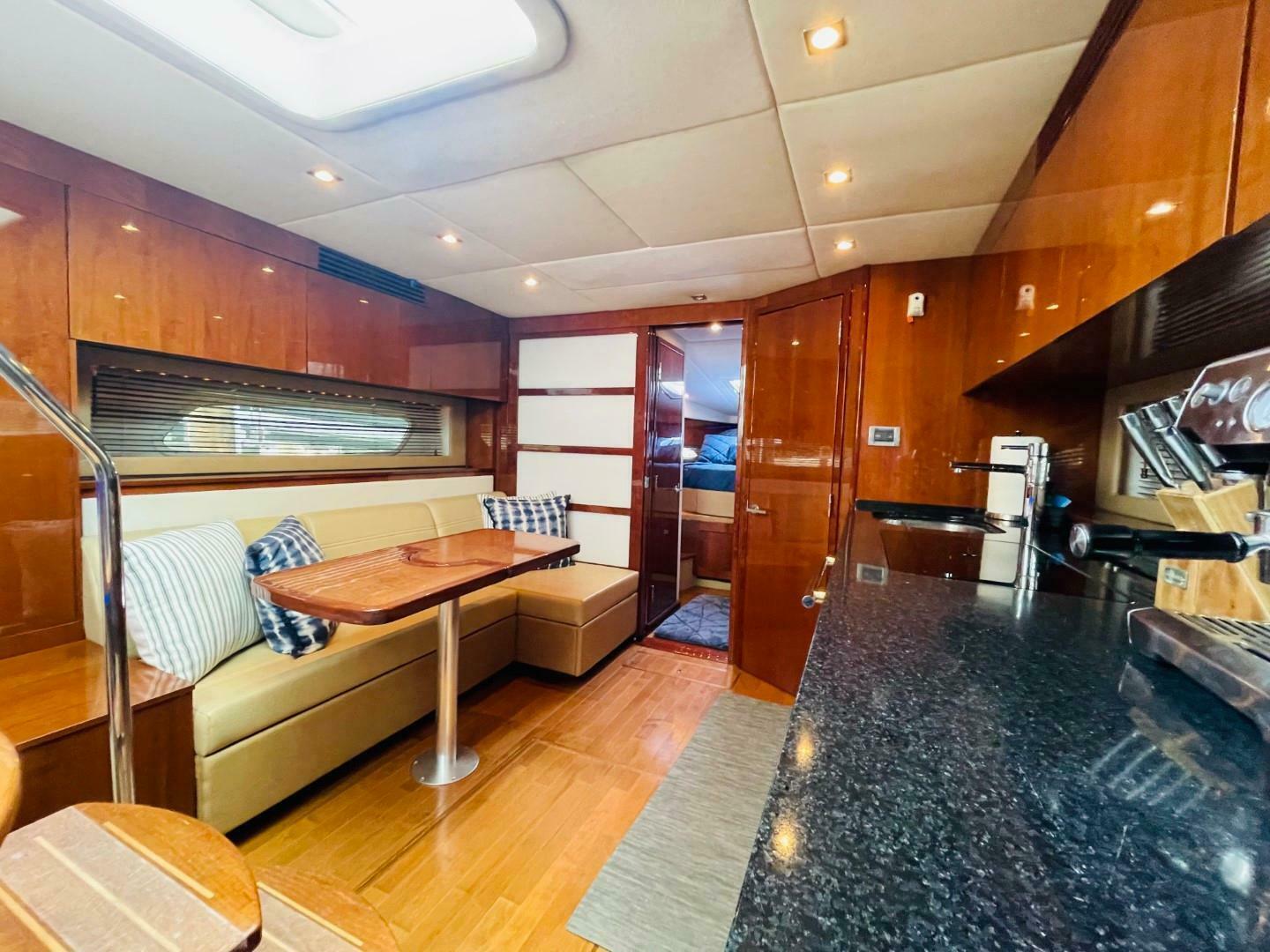 2010 Sea Ray 450 Sundancer - Image 23