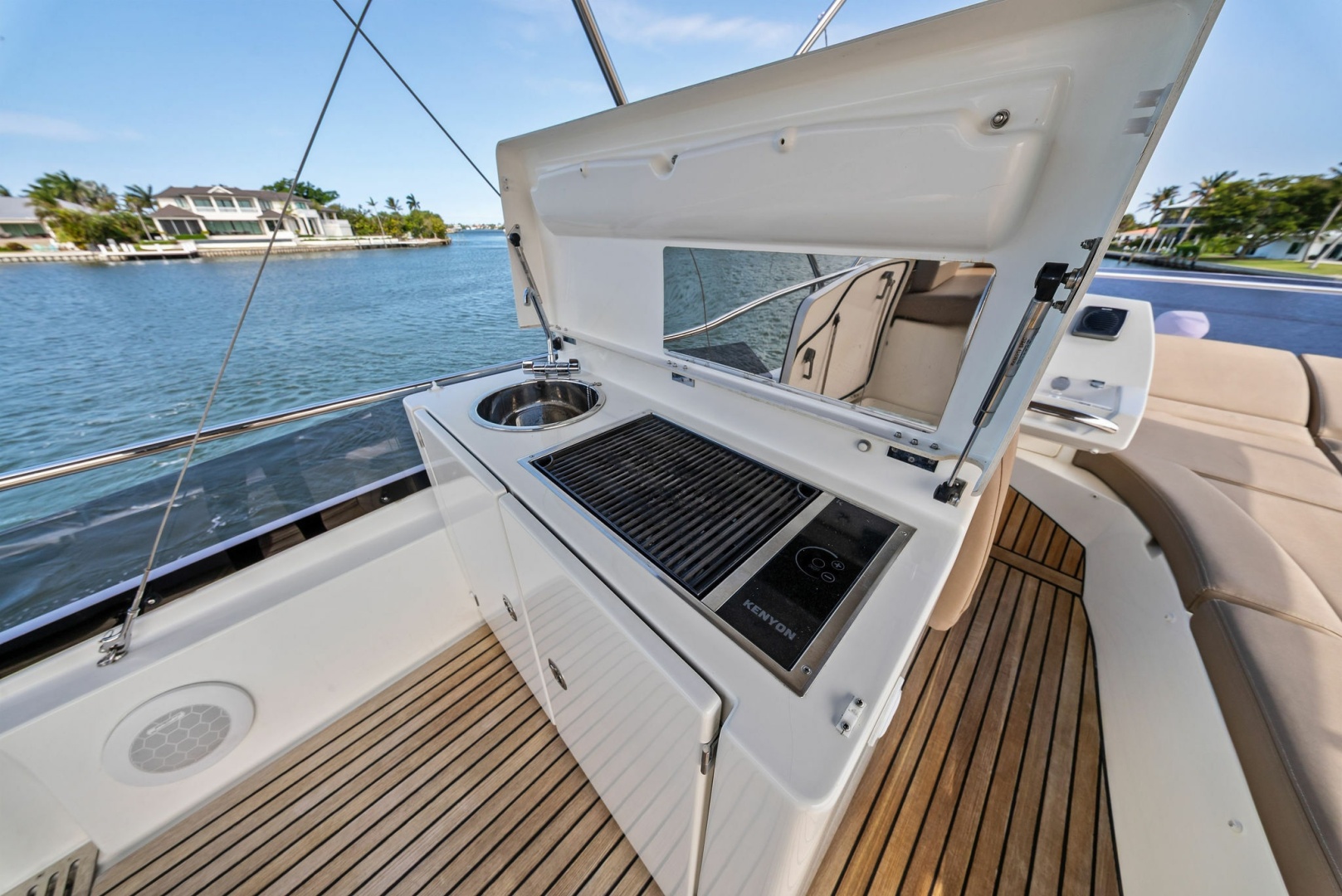 2015 Prestige 550 Base - Image 19