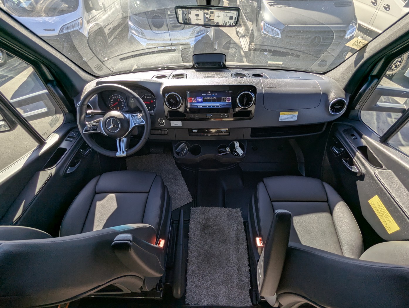 2026 Winnebago EKKO Sprinter 23B AWD - ATH Edition - Image 15