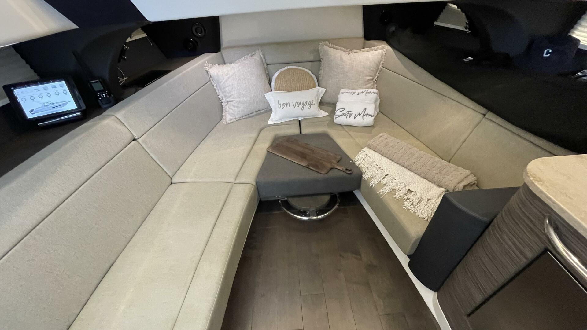 2016 Boston Whaler - Image 153