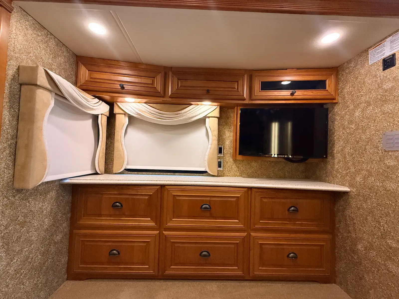 2014 NEWMAR DUTCHSTAR 4364 - Image 18