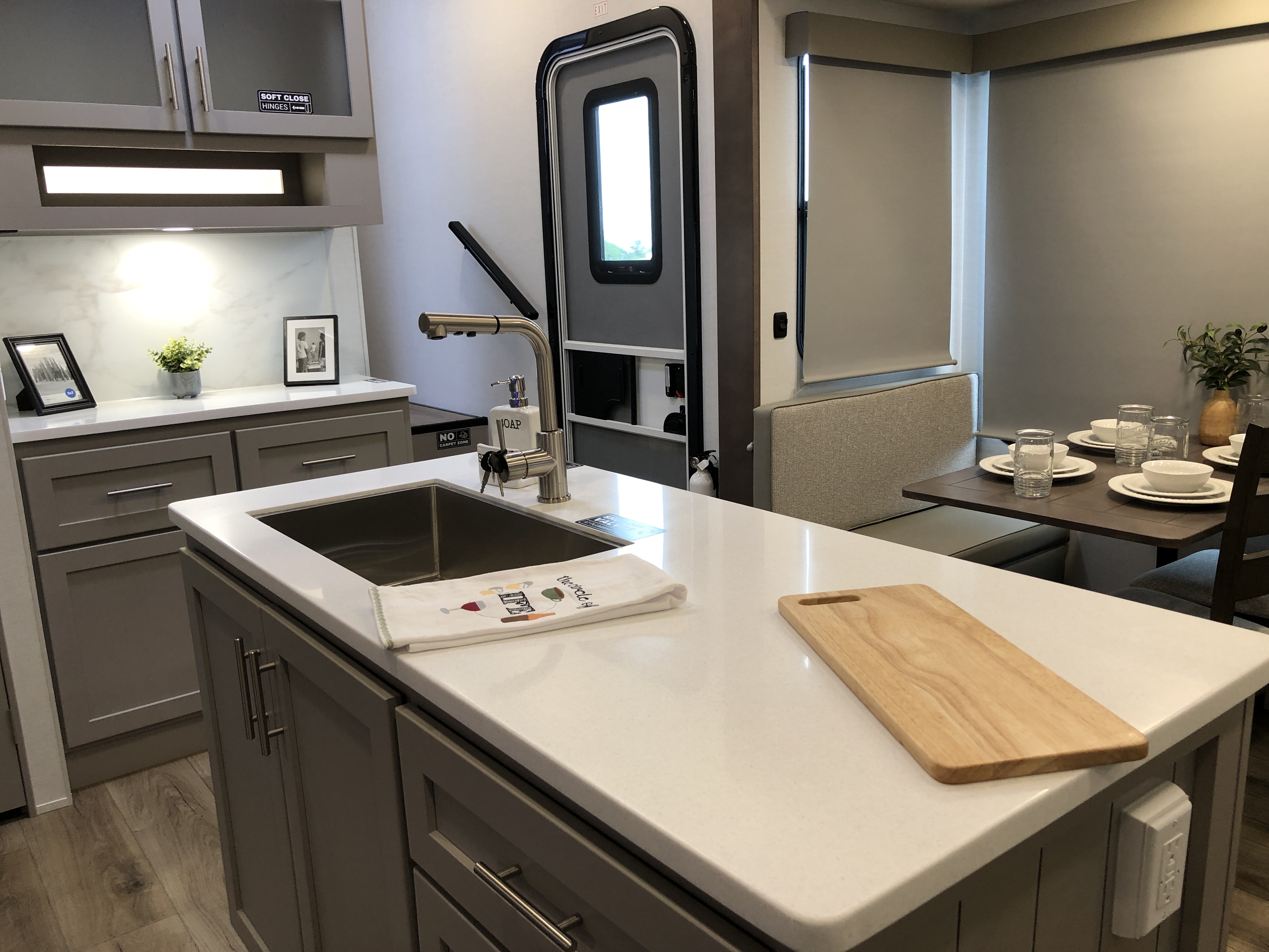 2026 Alliance RV Avenue 32RLS - Image 18